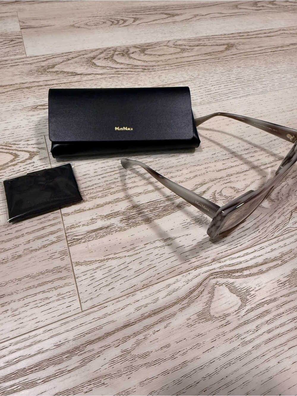 Max Mara Oversized Beige Gradient Shield Sunglasses - Picture 6 of 7